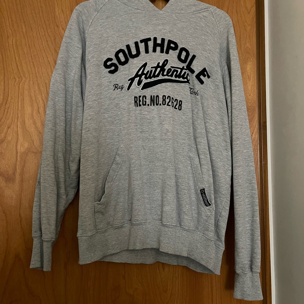 Boys South Pole  Gray/Black Hoodie. Size XL 20